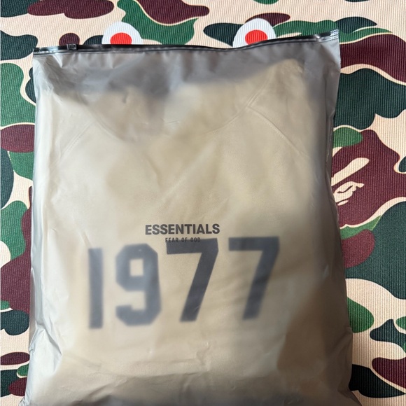 Fear of God Essentials 1977 “Wheat” Hoodie. Brand New. Heavyweight Small. SS22 - Picture 10 of 14